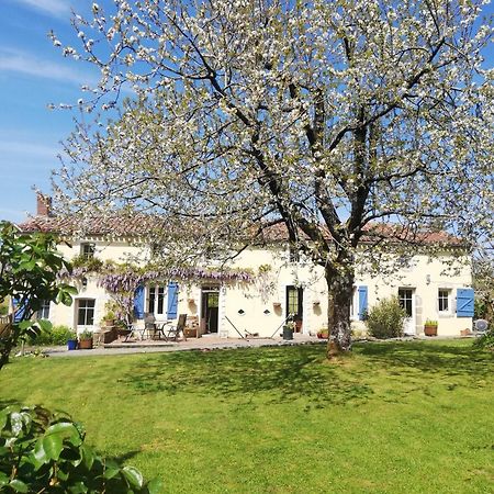 Papillons B&B - Beauty, Comfort And Peace 25 Mins From Puy Du Fou Montournais Exterior foto
